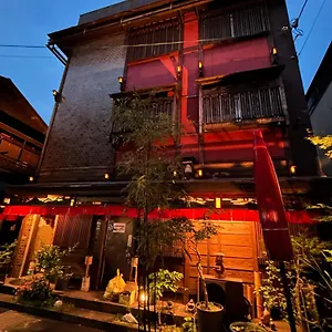 benidaruma-yatsuhashi.hotels-in-kyoto.org/