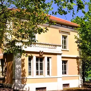 https://villa-castel-chambres-dhtes.hotels-rhonealpes.com